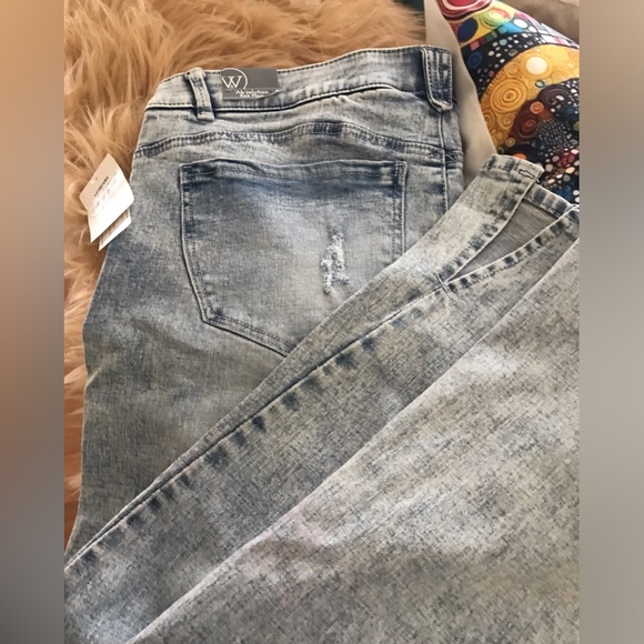 Wit &Wisdom 16 Kick Flare Jeans - Picture 5 of 5